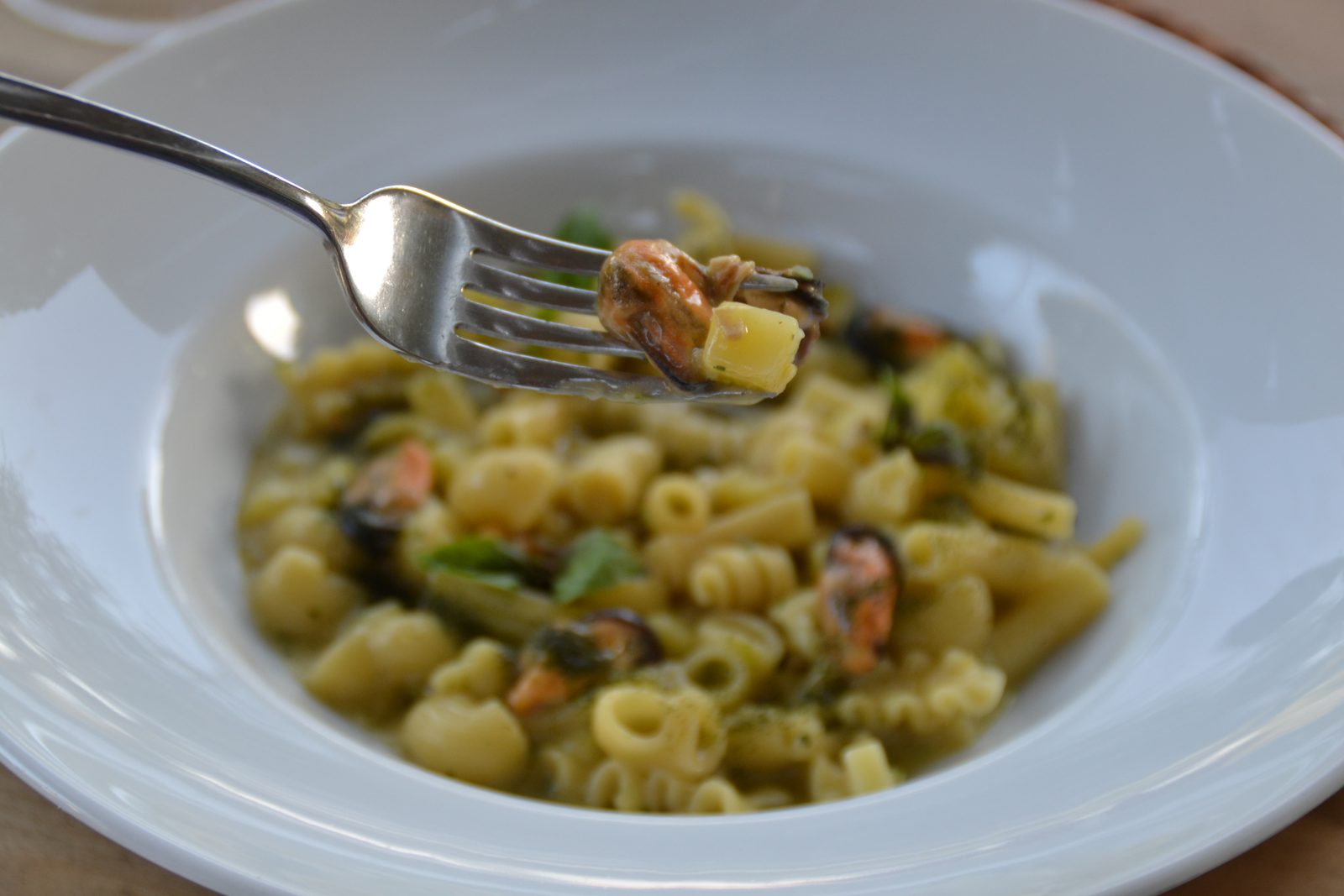 Piatto di stagione con le verdure dell'orto vulcanico